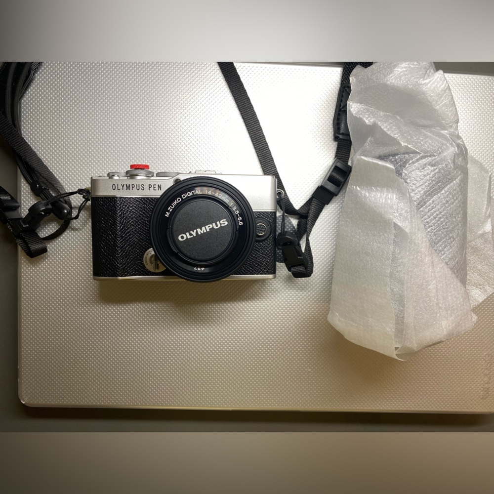 Olympus PEN EP7 Black and Silver Camera, with 14-42 mm And 40-150 mm lenses